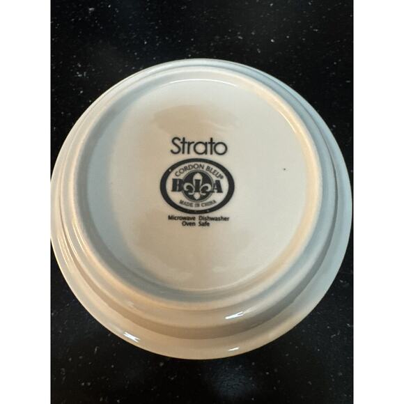 Strato Cordon Bleu White Bowl Microwave Dishwasher Oven Safe Chipped - Picture 4 of 6